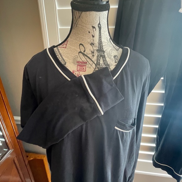 Chic Black Pajama Set with White Accents - Picture 6 of 13